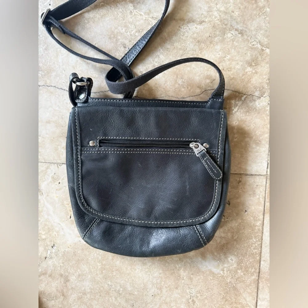 FOSSIL ladies, black leather Crossbody excellent condition